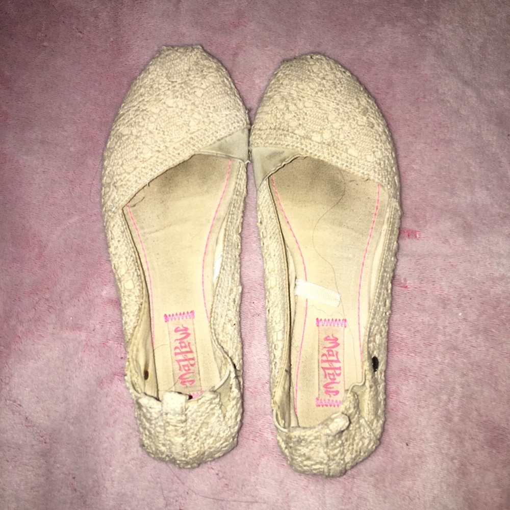 Tan flats